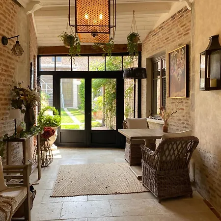 Les Hortensias Bed & Breakfast *